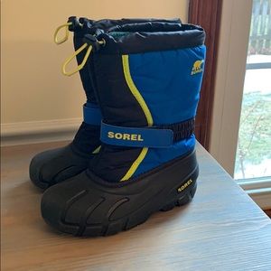 Sorel kids snow boots size 2
